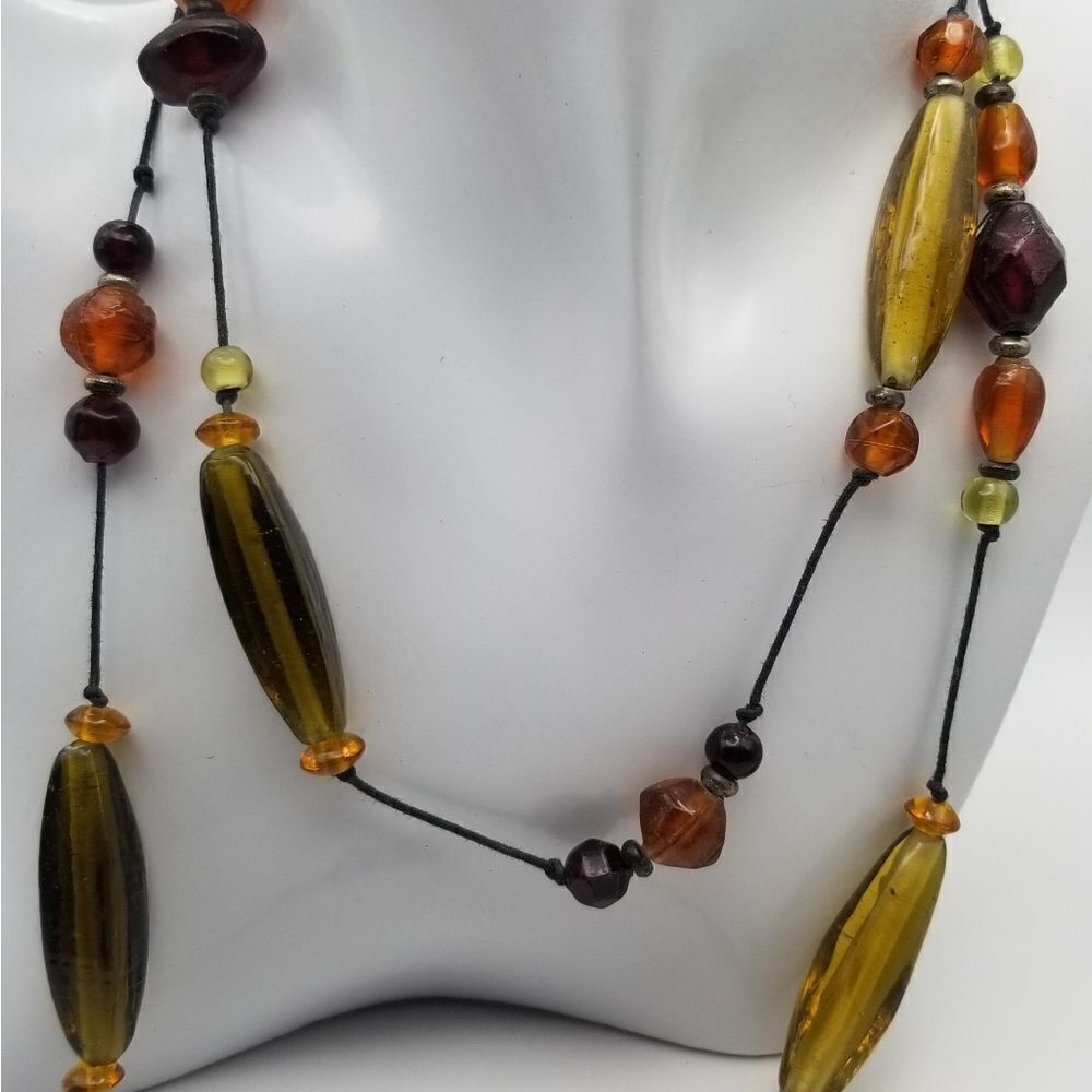 Jumble fall beaded layer look necklace. N10